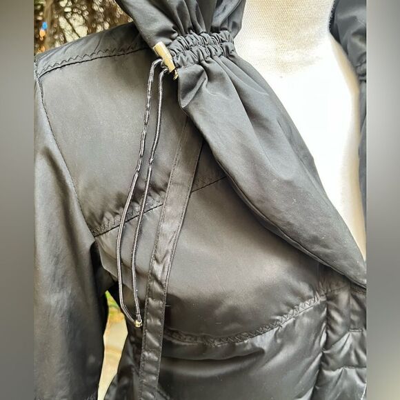 TAHARI SHORT PUFFER JACKET WARM DOWN FILLING HIDDEN HOOD BLACK SMALL - Picture 13 of 16